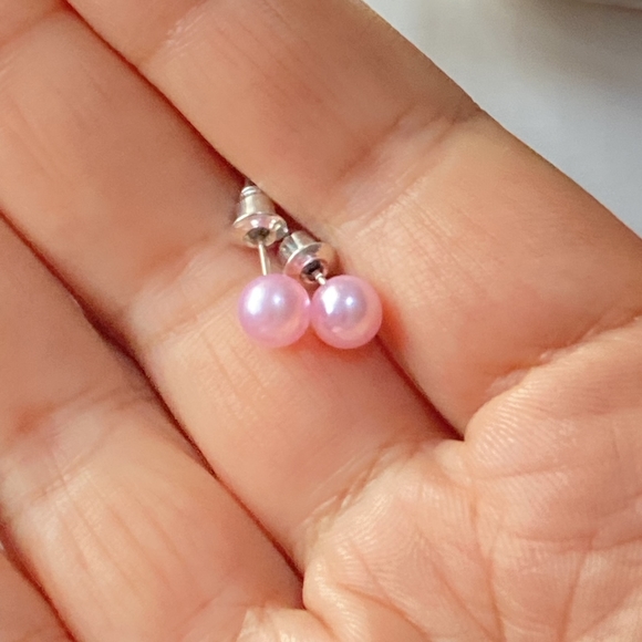 BNWT Candy Pink Barbiecore Stud Earrings - Playful and Vibrant - Picture 6 of 10